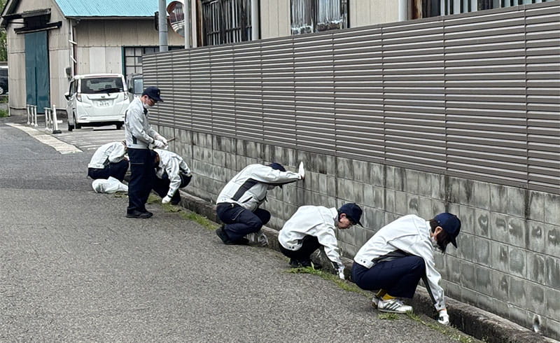 地域の清掃活動の様子